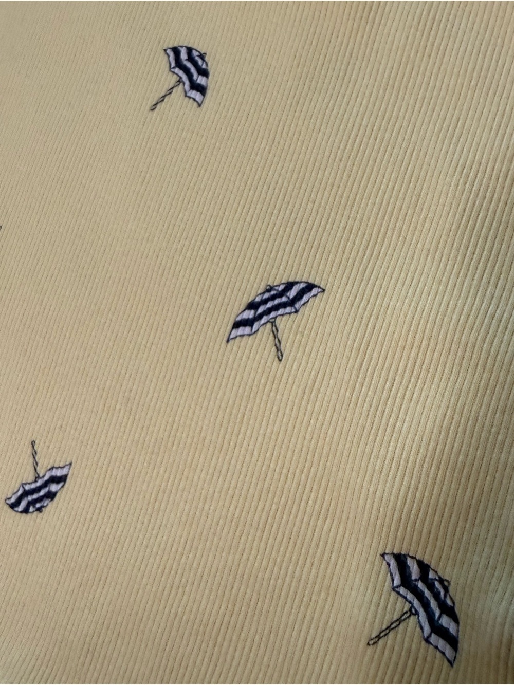 Bass 100% Cotton Yellow Tank Top with Striped Umbrellas. - Picture 4 of 6